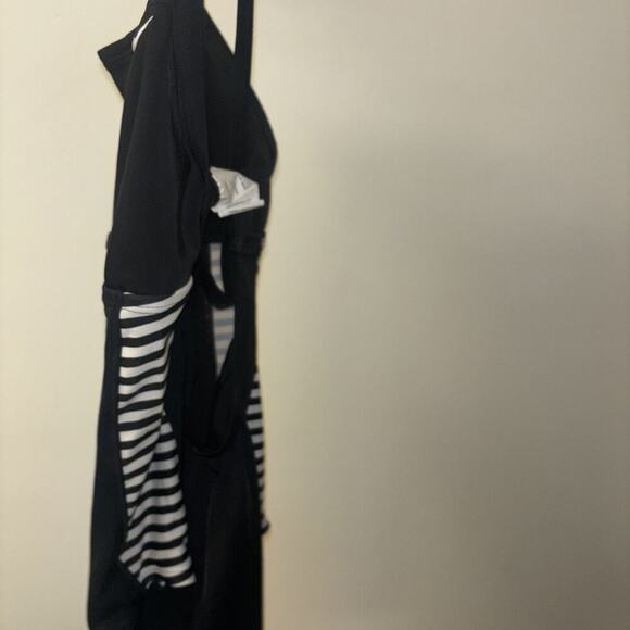 Nike Swimsuit Women's Medium Black Laser Stripe Crossback One Piece - Picture 5 of 7